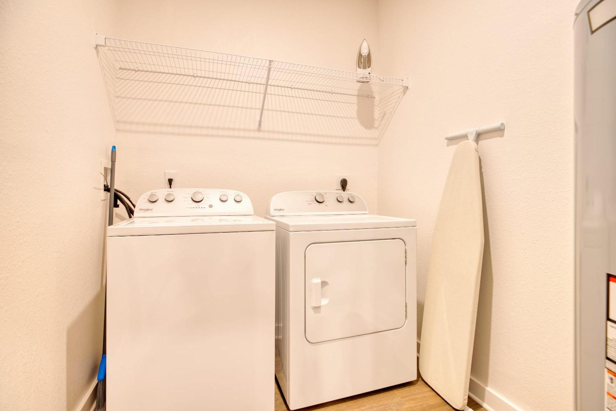 Grand Two Bedroom Two Bathroom Apartment With Balcony Gainesville Exterior foto
